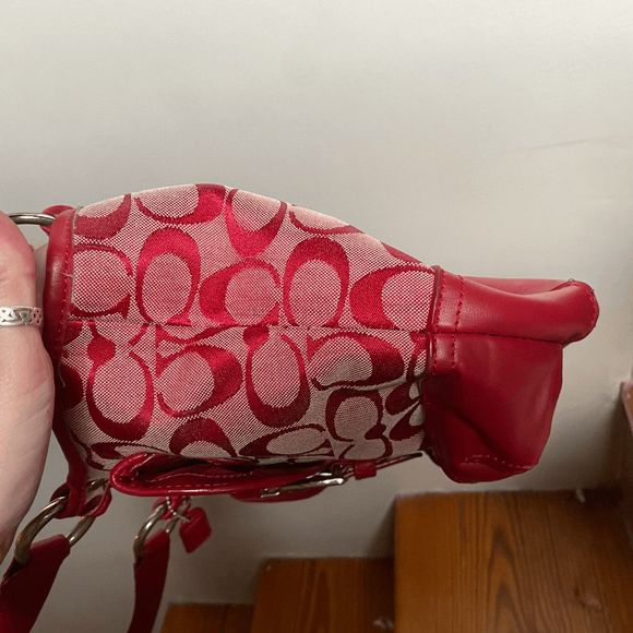 COACH Signature Gallery Orange Canvas Pleated Large Tote, EUC, MSRP $358. - Picture 4 of 12